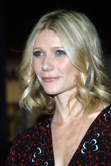 Gwyneth at the Food Bank