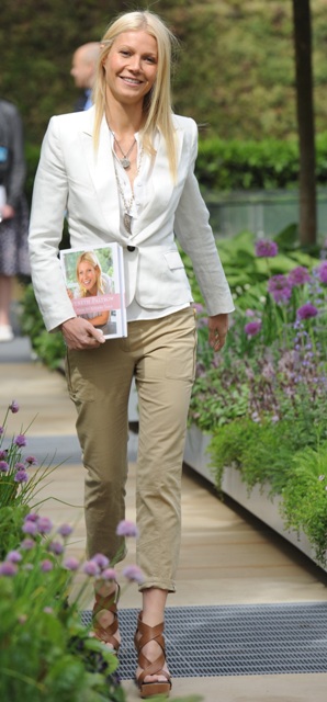 Gwyneth, Gaga, and the flowers