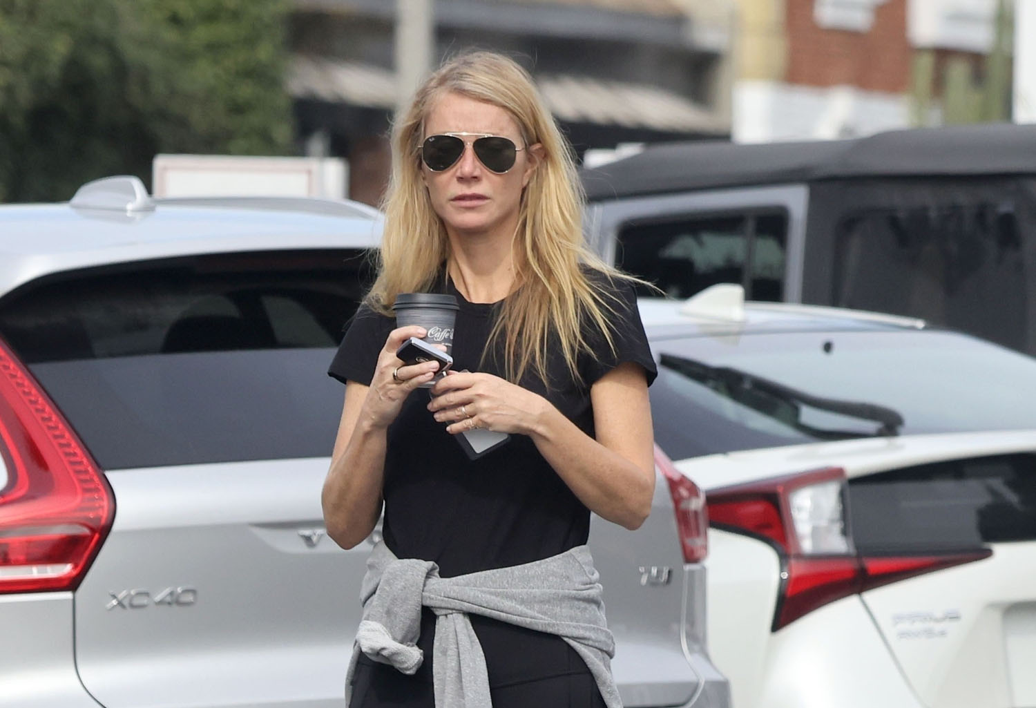 As Seen On Social Media: Gwyneth’s mystery jeans, Bella Hadid’s white cardigan