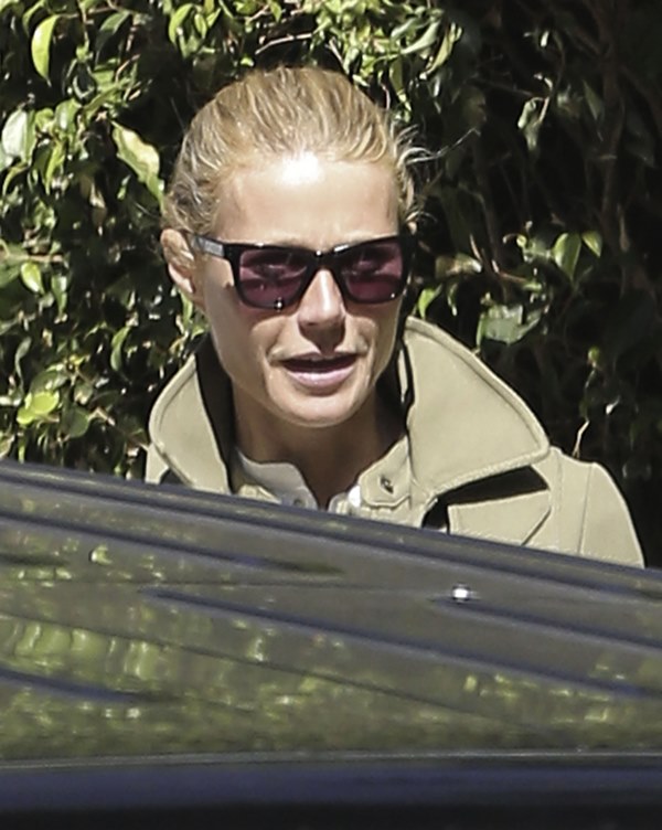 Gwyneth & Charlize: Rats & Rabbits