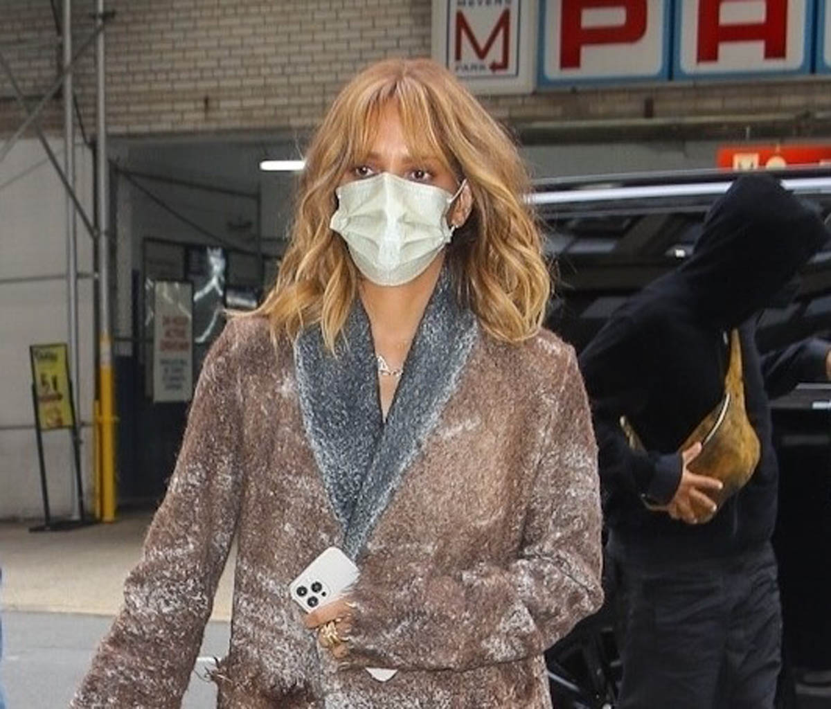 Crush me, moon daddy!