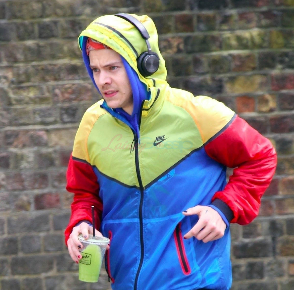 Harry Styles goes for a run