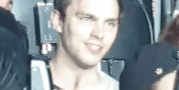 Nicholas Hoult dances to Taylor Swift