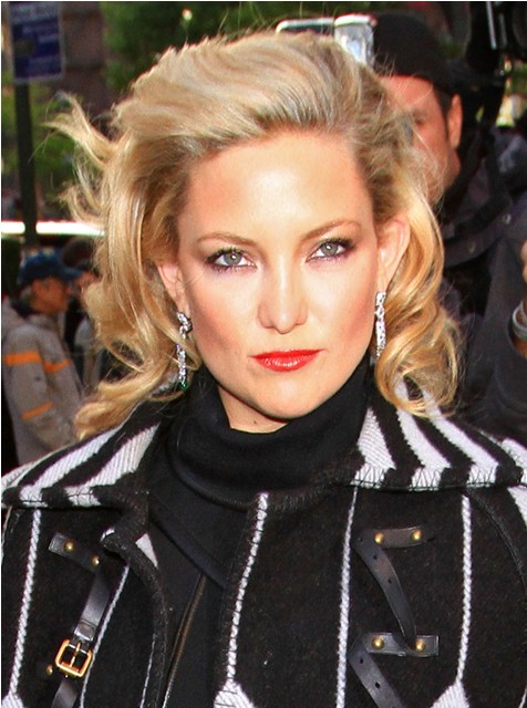 Jessica Alba > Kate Hudson...?