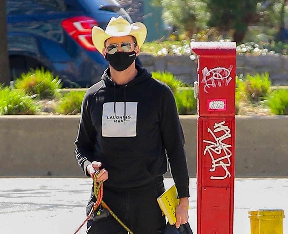 Celebrity Social Media, April 8, 2021