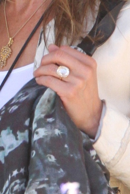 Jen’s ring: 8 - 18 carats