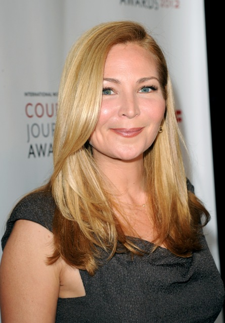 Closed mouth smiles and open mouth smiles