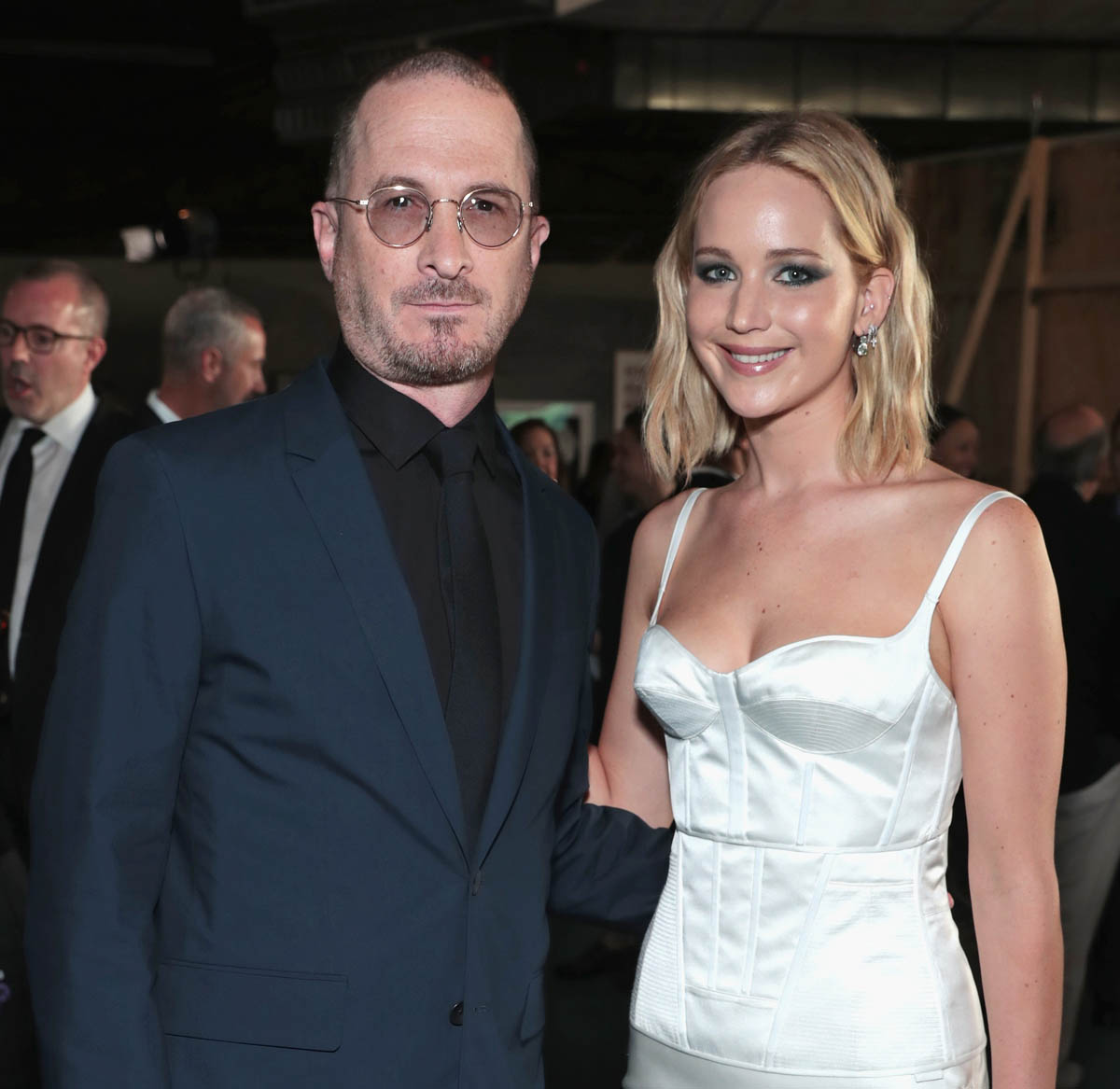 Jennifer honours Darren