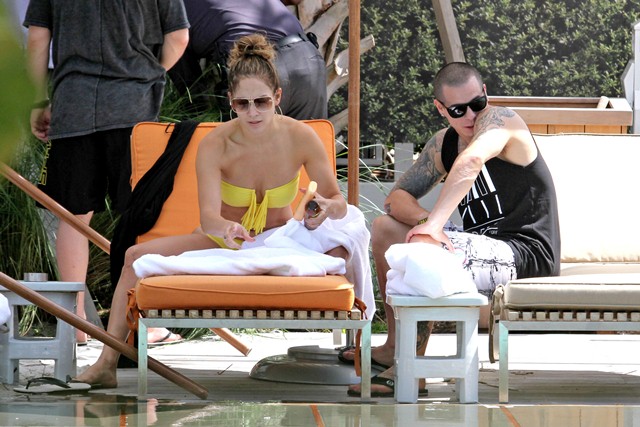 Slum Love in the pool