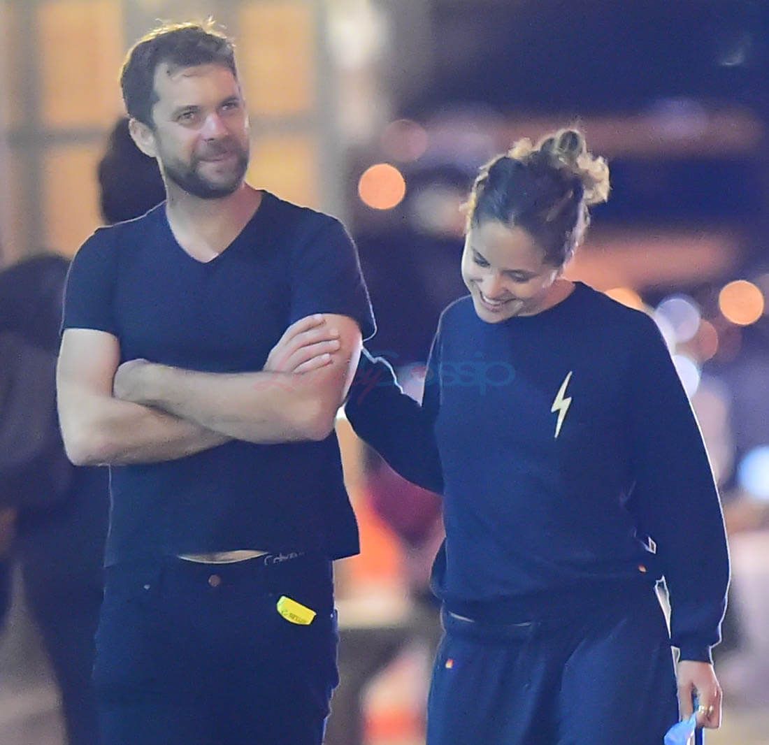 Joshua Jackson’s night walk