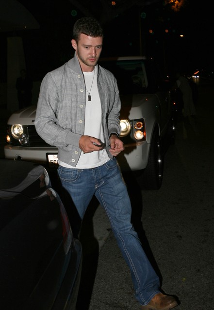 Pip eats without his ass