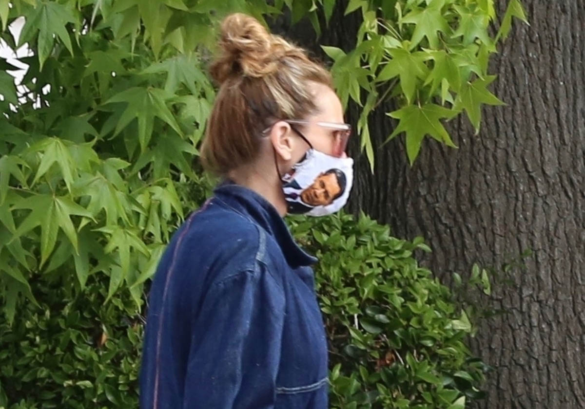 Julia’s Masked Message