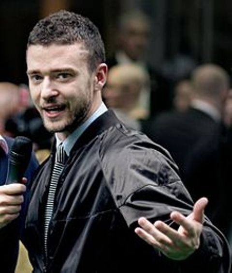 Justin Timberlake jokes during his apology