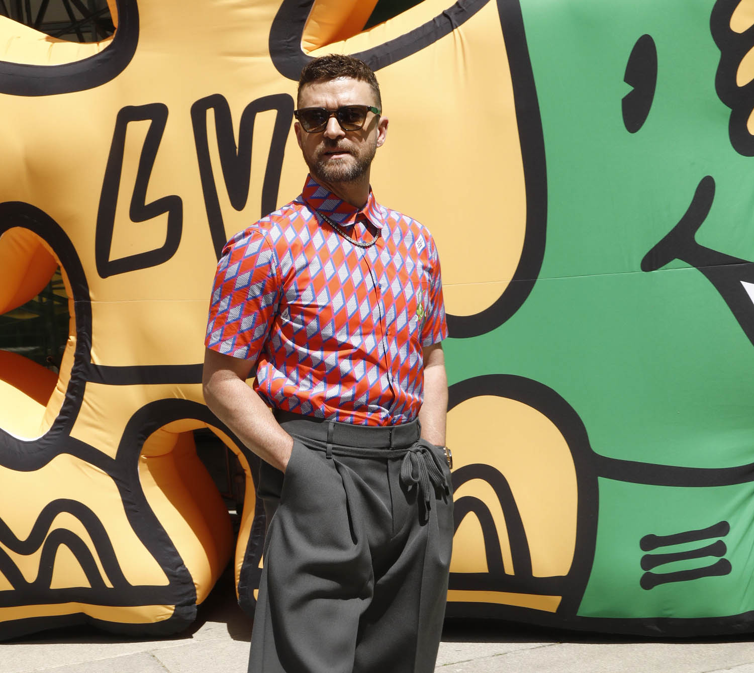 Justin Timberlake tries to make it up for it