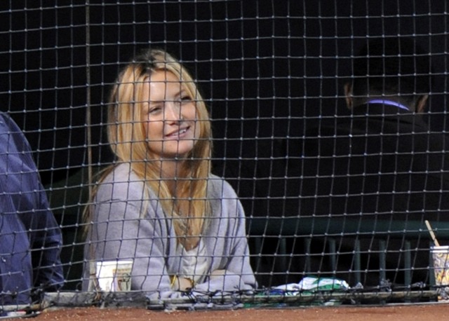 Rally Monkey > Manslinger