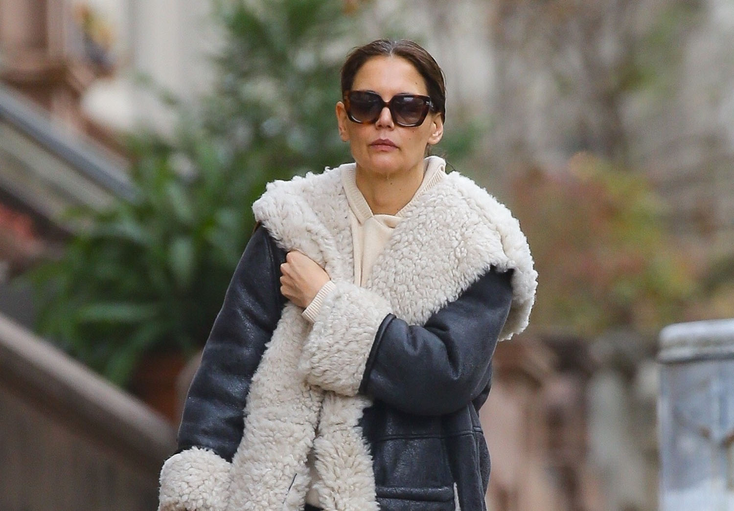 Katie Holmes says it with her whole chest (and feed)