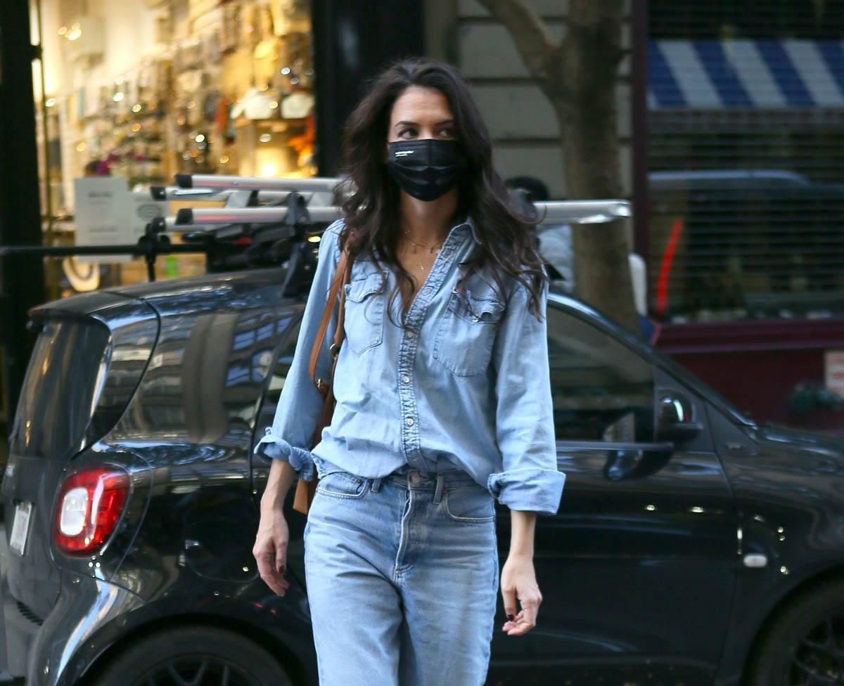 Katie Holmes and the “Hottest Shoe of the Year”