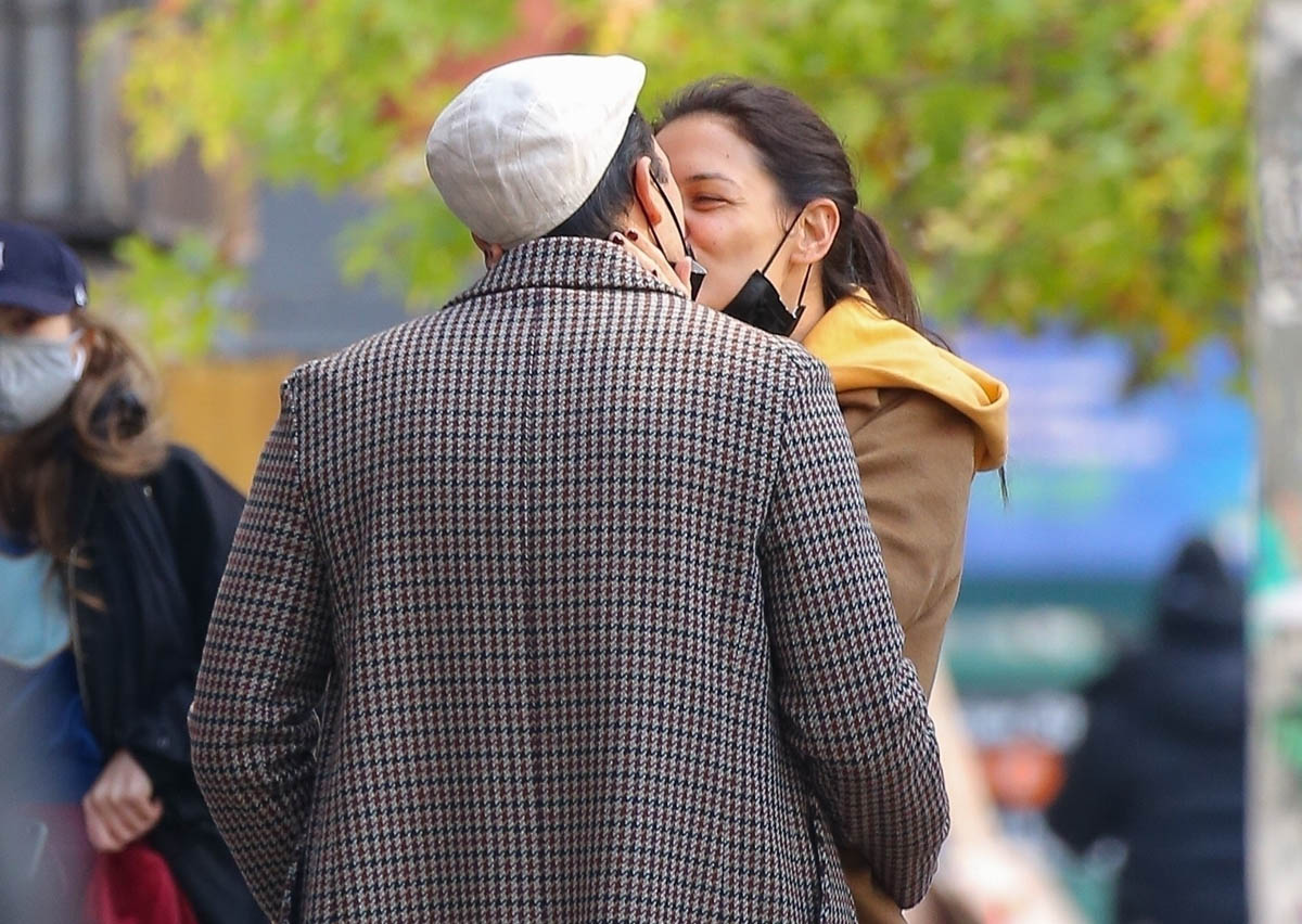 Katie & Emilio: Kiss in Chaos