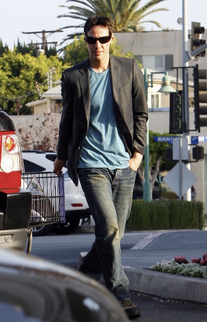 Keanu shaves, Becks doesn’t