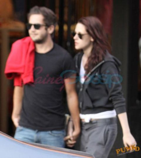 Kristen Stewart cheats: the details and the pattern?