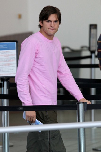 He can wear pink