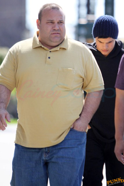 Tom Cruise Jr’s parent pimp