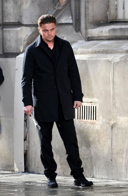 Leo sells Chinese phones