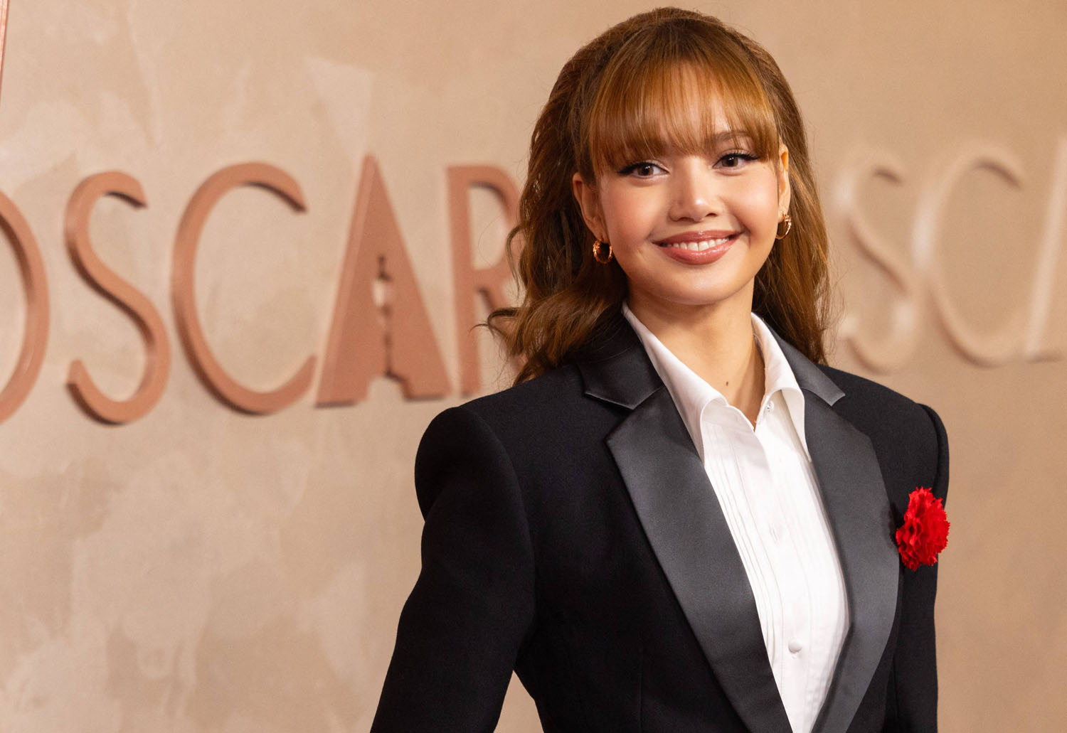 MC’s MUSIC LOUNGE: Pop Goes International