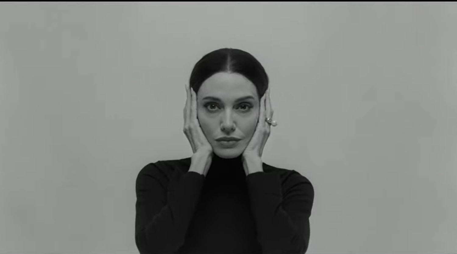 Angelina emotes in Maria