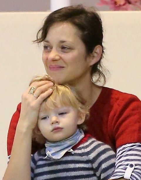 Marion & Marcel watch the horses