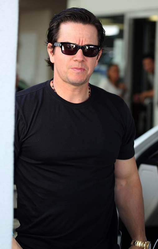 Mawk Wahlberg’s gawta gamblin’ prawblem