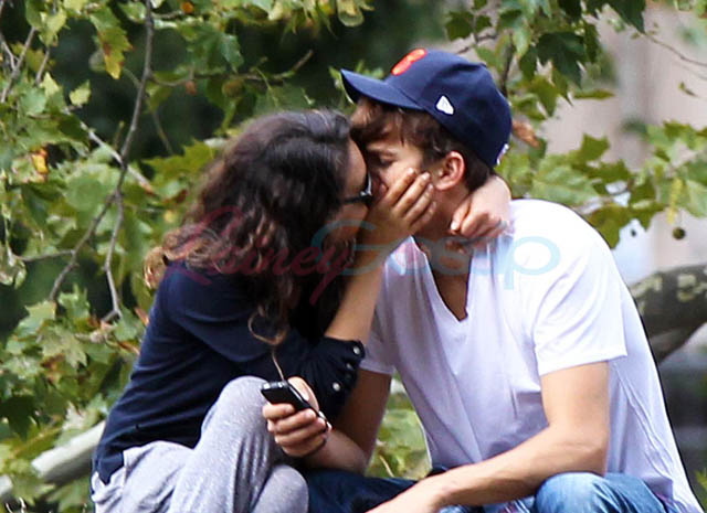 Happy Anniversary Demi! Ashton says “I Love You!”