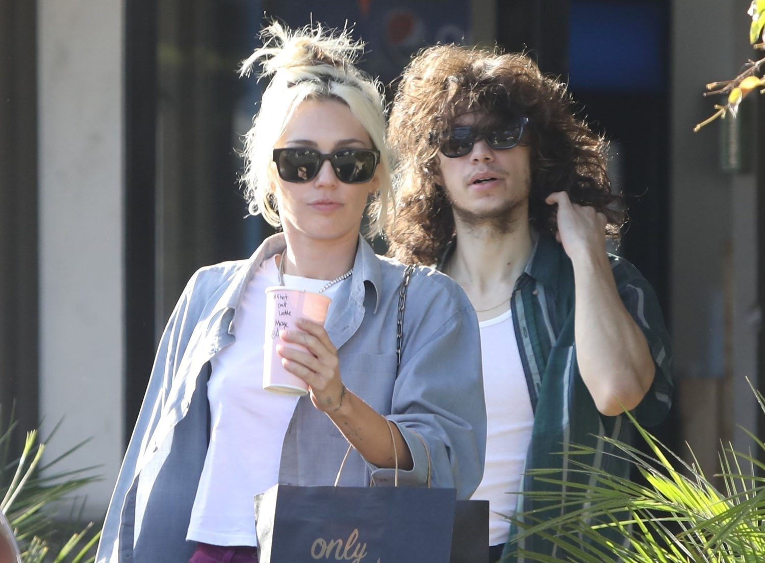 Celebrity Social Media, November 30, 2022