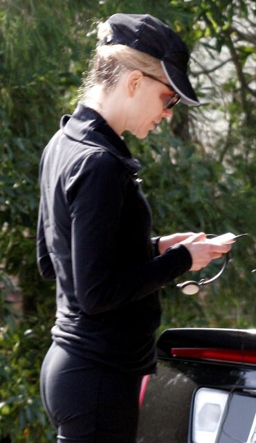 Nicole Kidman: Granny Goes for Walk