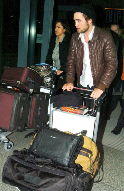 Stay in London...but can he avoid Sienna?