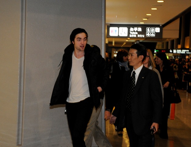 Robert Pattinson…infected?