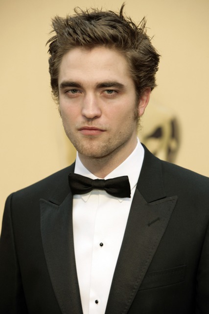 Pattinson can’t shake Ebola