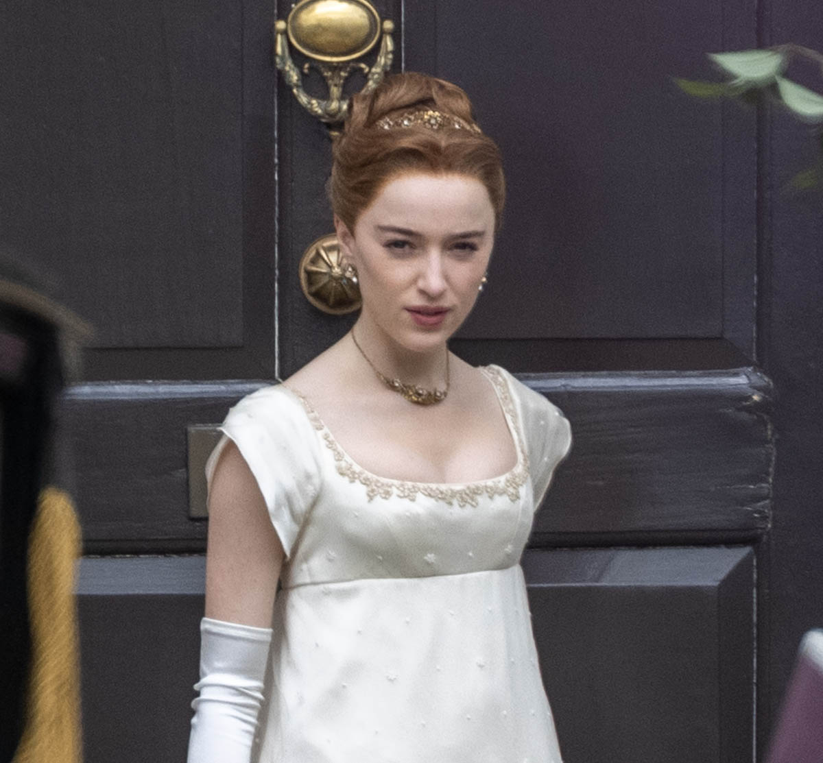 Daphne Bridgerton is back in white