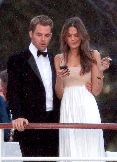 Chris Pine has a girlfriend