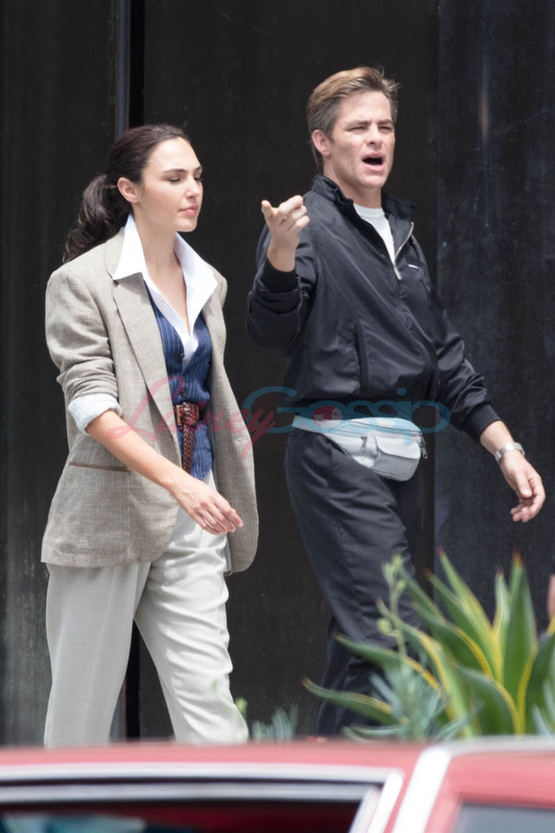 Diana & Steve: shoulder-pads and fanny packs