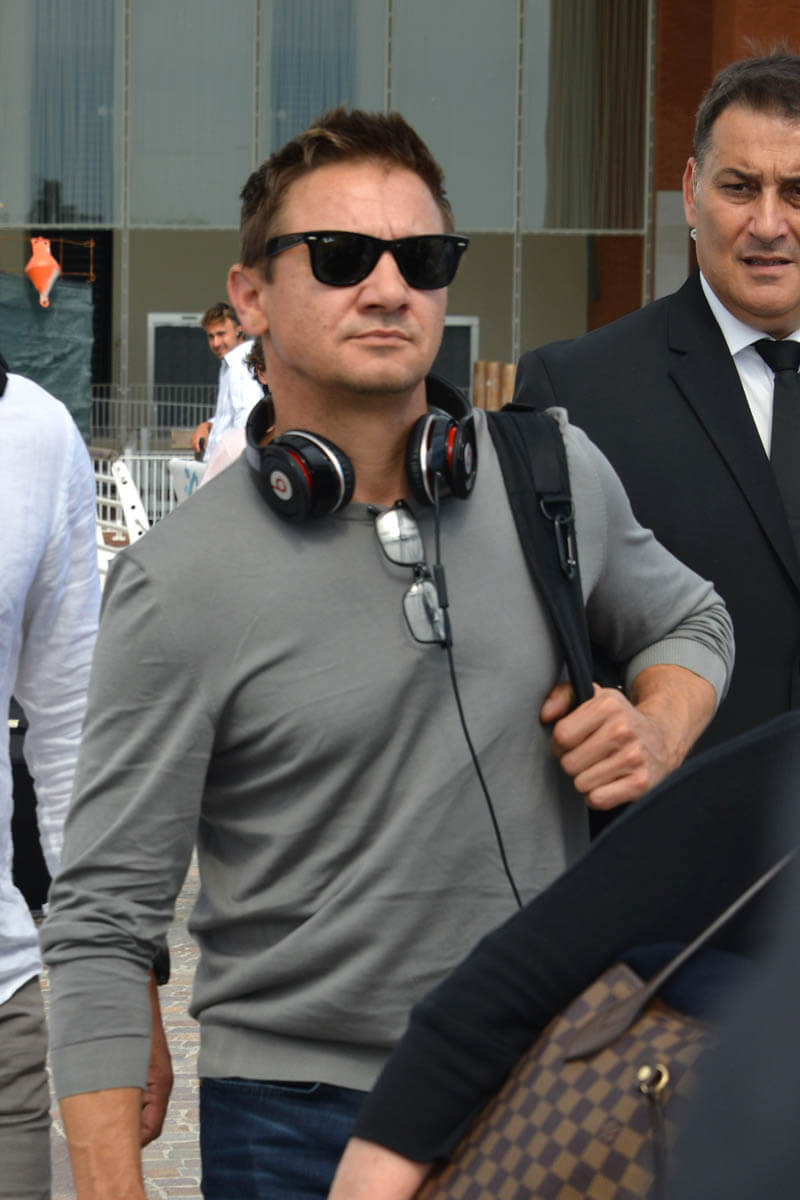 Jeremy Renner arriving for Arrival