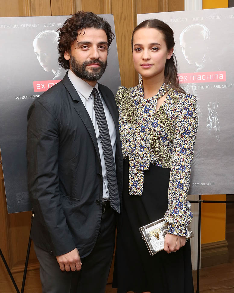 Alicia Vikander and Oscar Isaac in Ex Machina