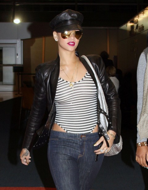 Plane outfit jealousy