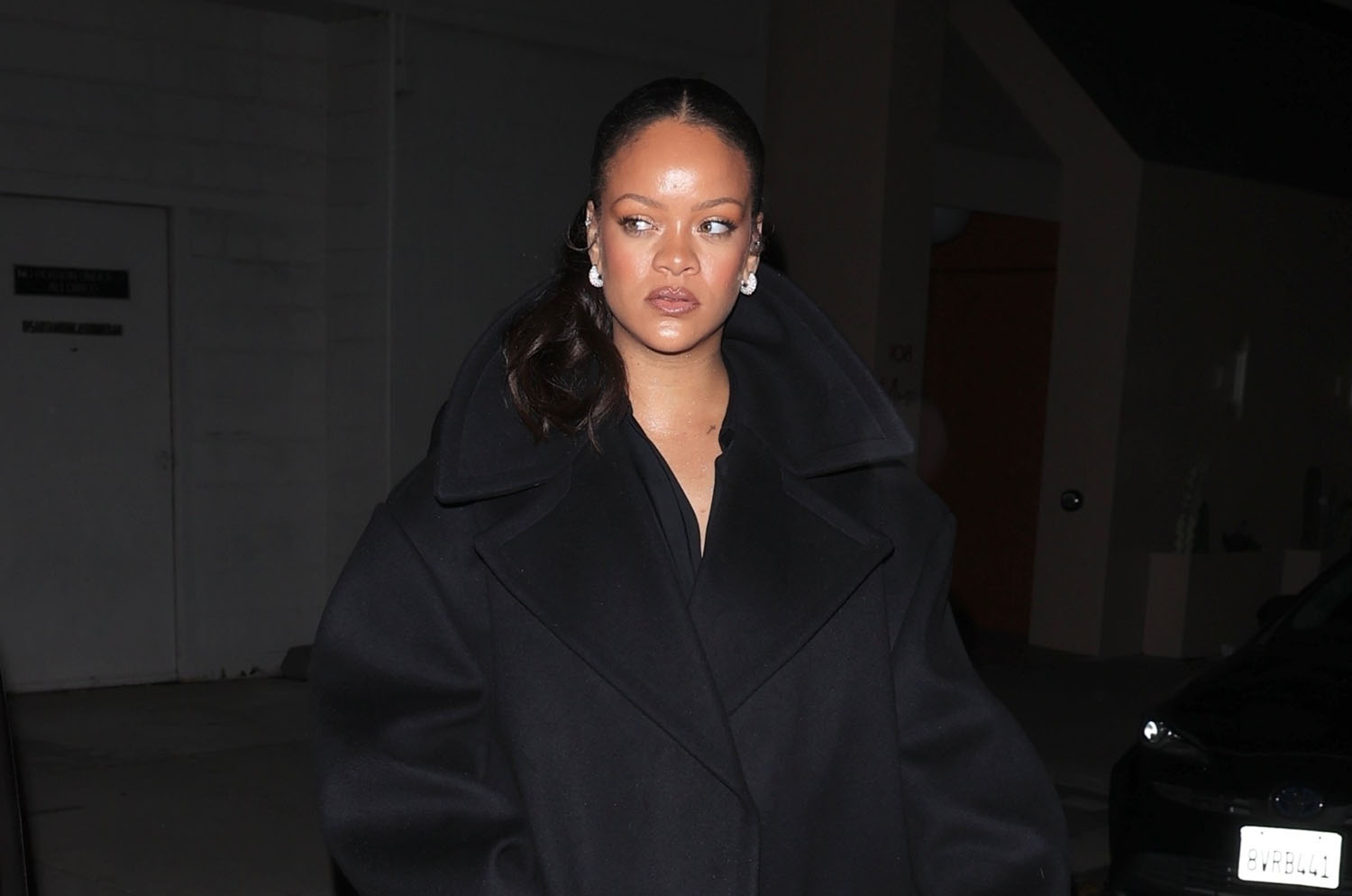 Rihanna: Pearls, Sunglasses, Accents, and Clapbacks