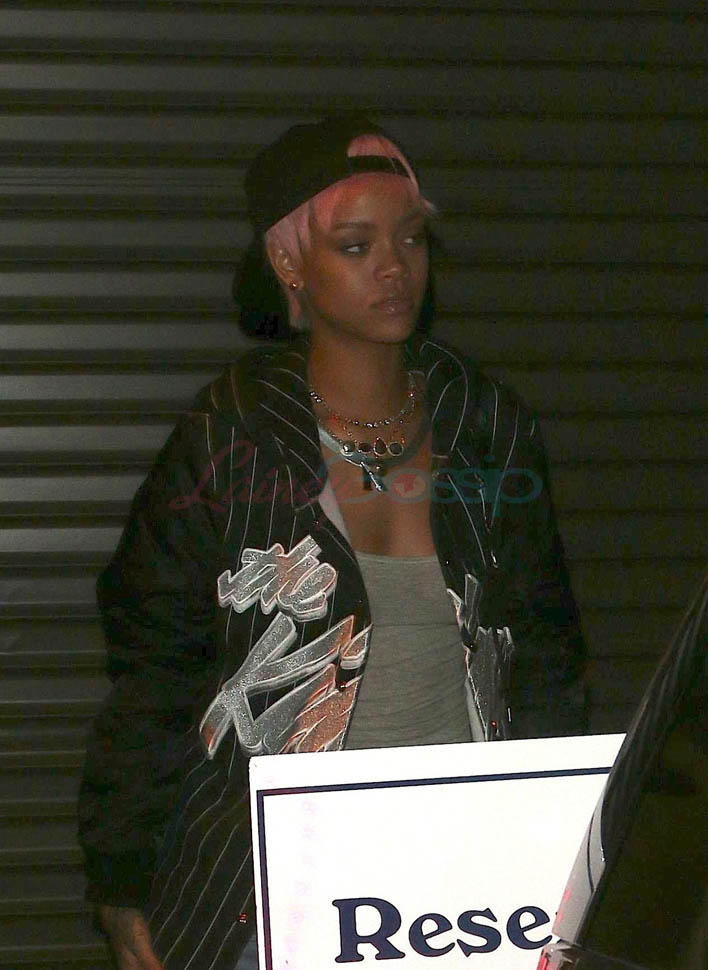 Rihanna & Drake: pink and blue