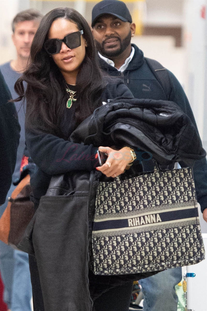 Rihanna arrives, fashion week begins