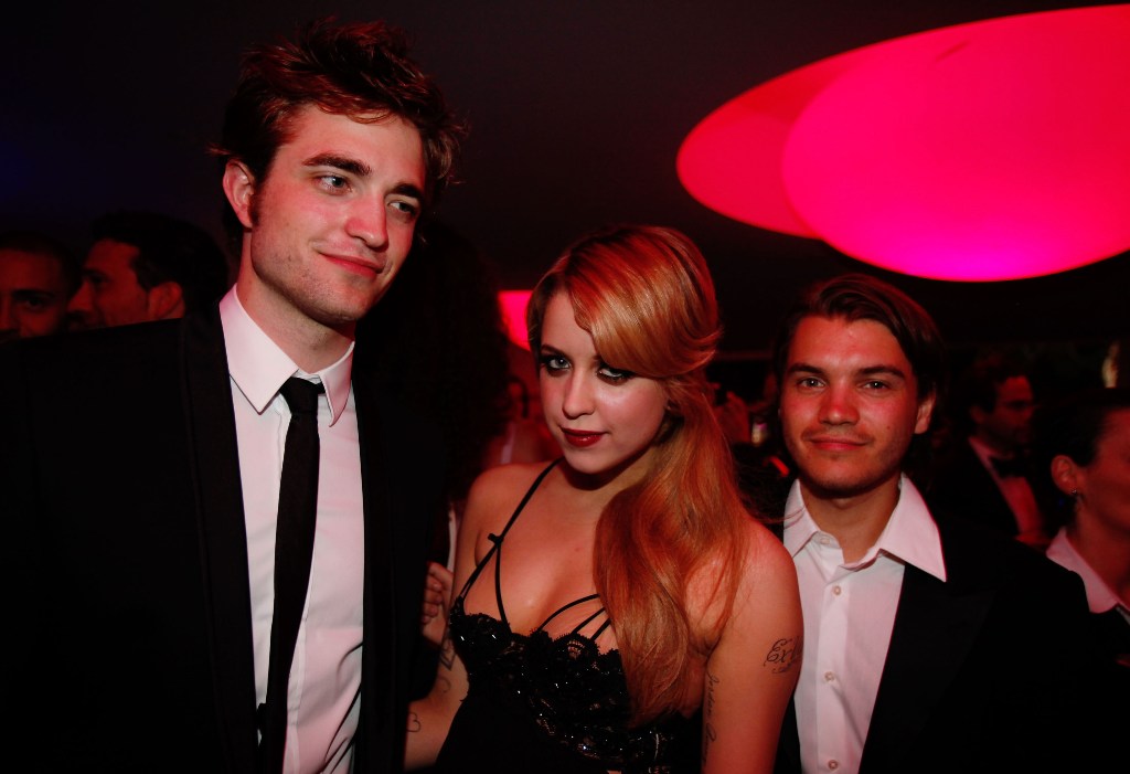 Robert Pattinson gets sold out