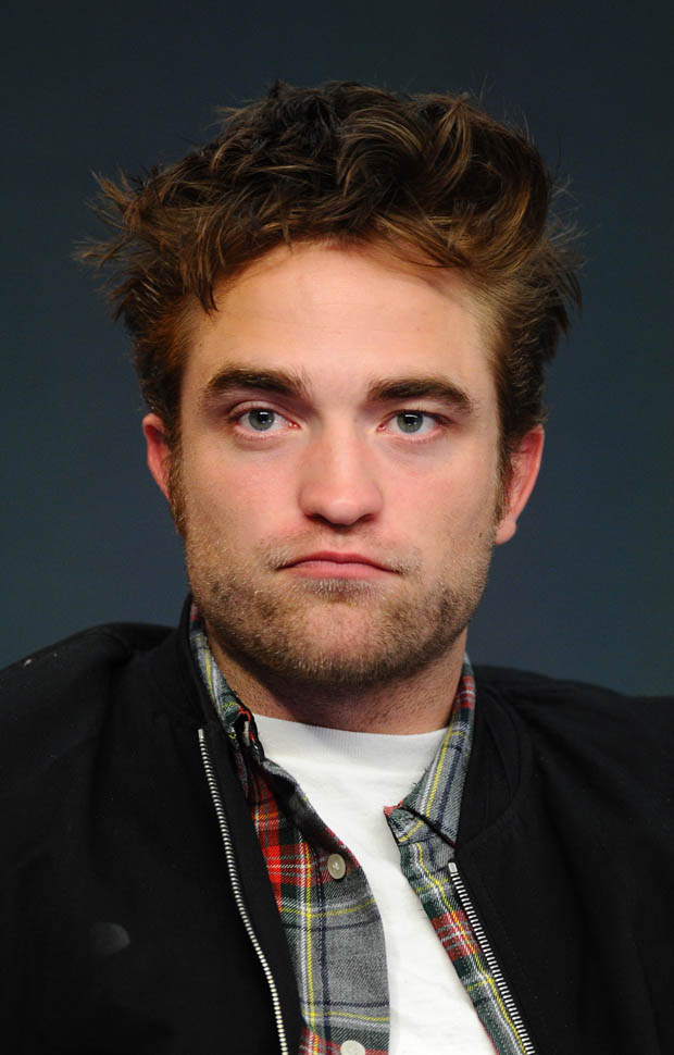 Robert Pattinson makes it easy