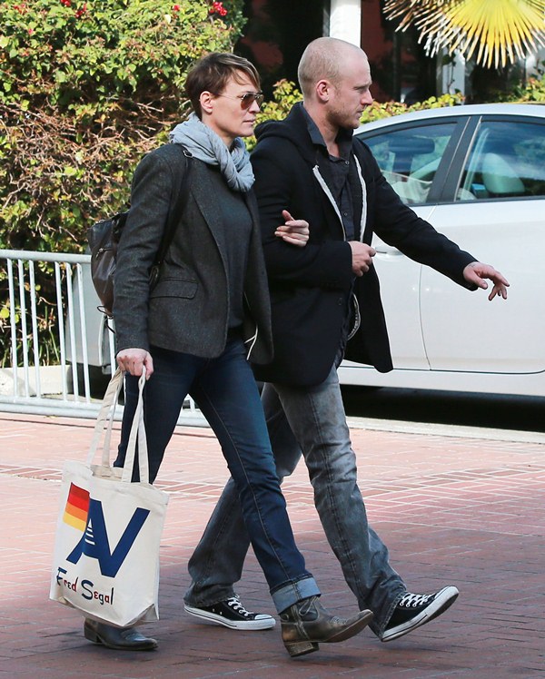 A Christmas F-ck You to Sean Penn