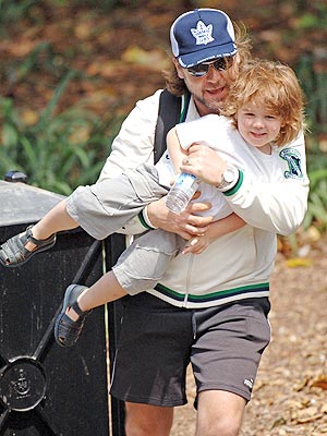 Russell Crowe: Leaf Nation Everywhere